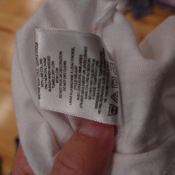 3/20$ 0-3m unicorn onesie and hat - Picture 9 of 9